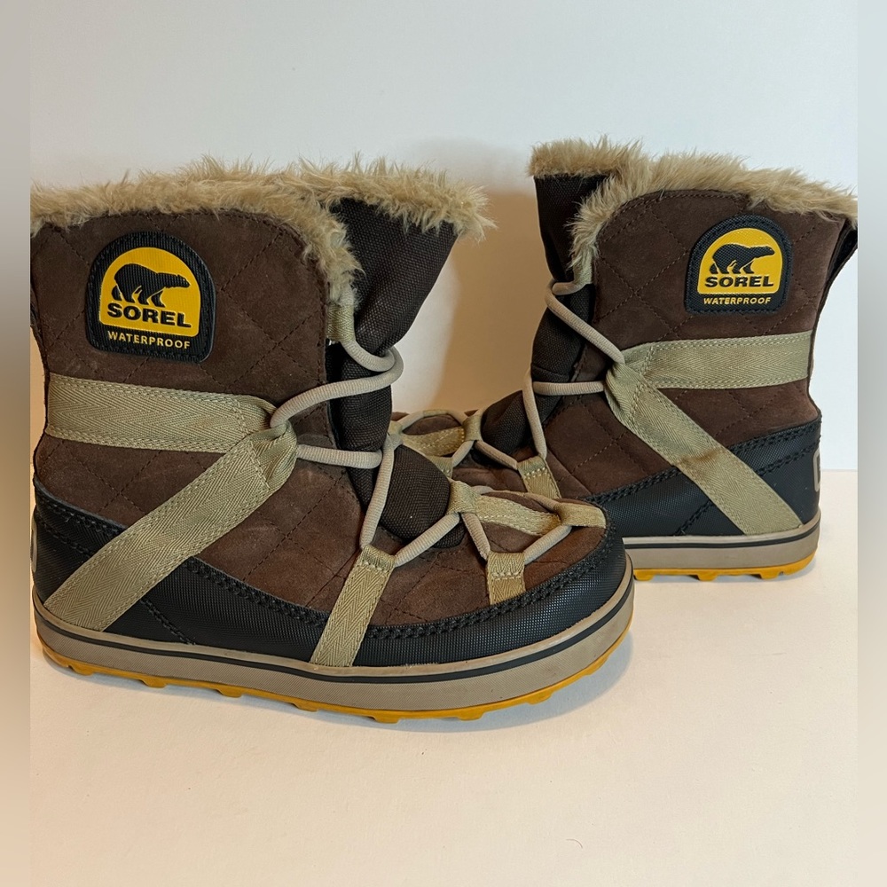 Sorel Waterproof Winter Boots Brown and Yellow (or Orange?) Size 7